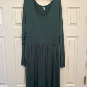 Green Long-Sleeved Maxi Dress